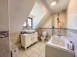 Photo 23- click for photo gallery